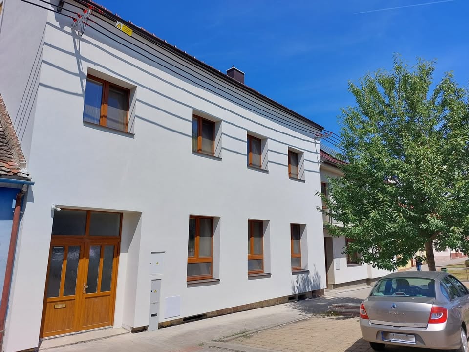 Pronájem většího bytu 1+kk ve Strážnici